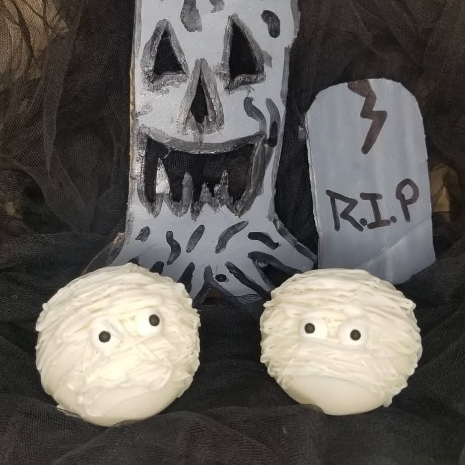 Halloween Cocoa Bombs